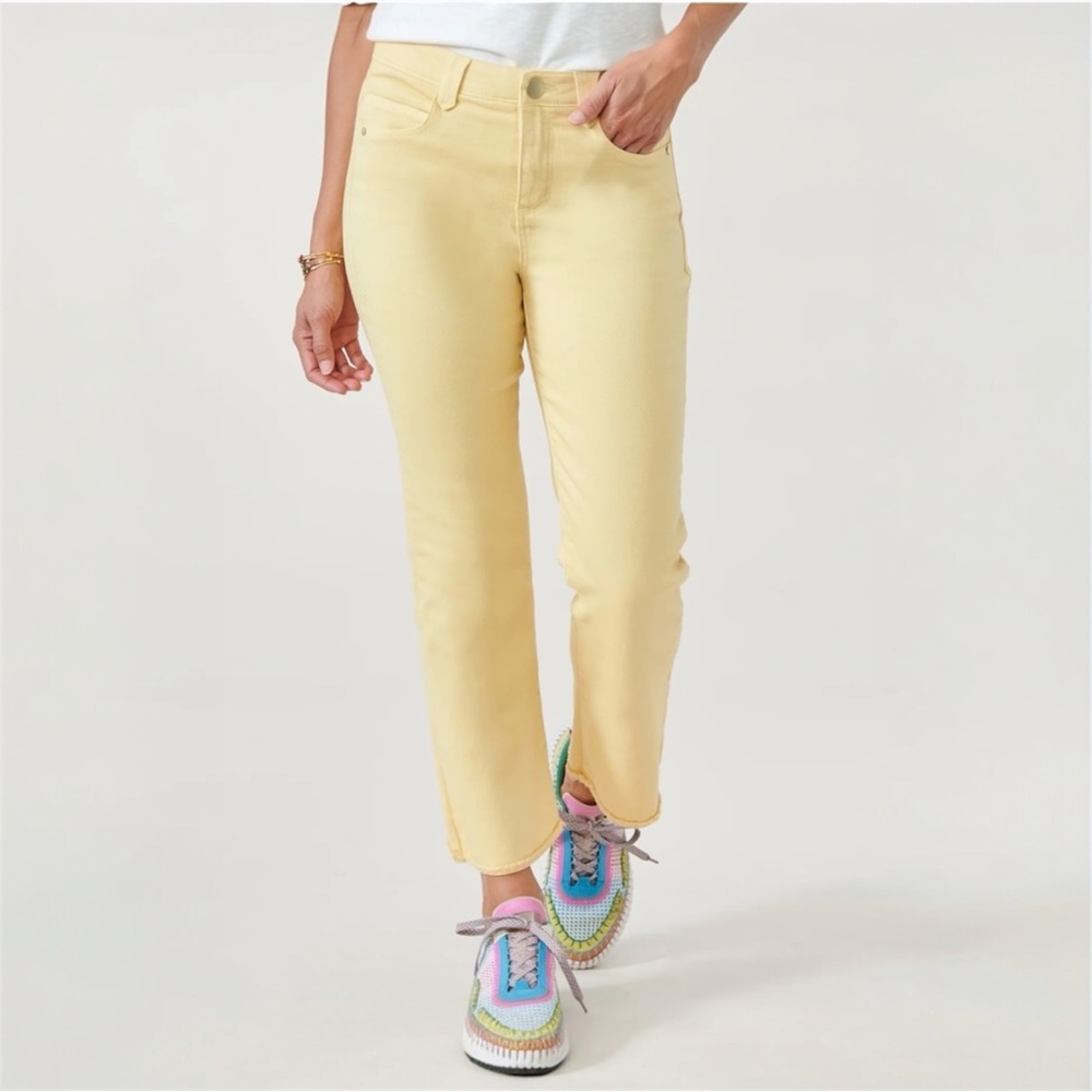 Democracy High-Rise Straight Jeans in Pale Yellow